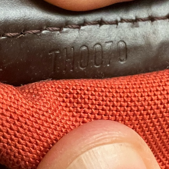 Louis Vuitton Damier Ebene Chelsea Tote - Picture 17 of 17